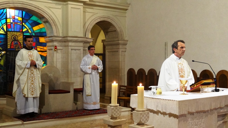 Med dan sestara 16 1