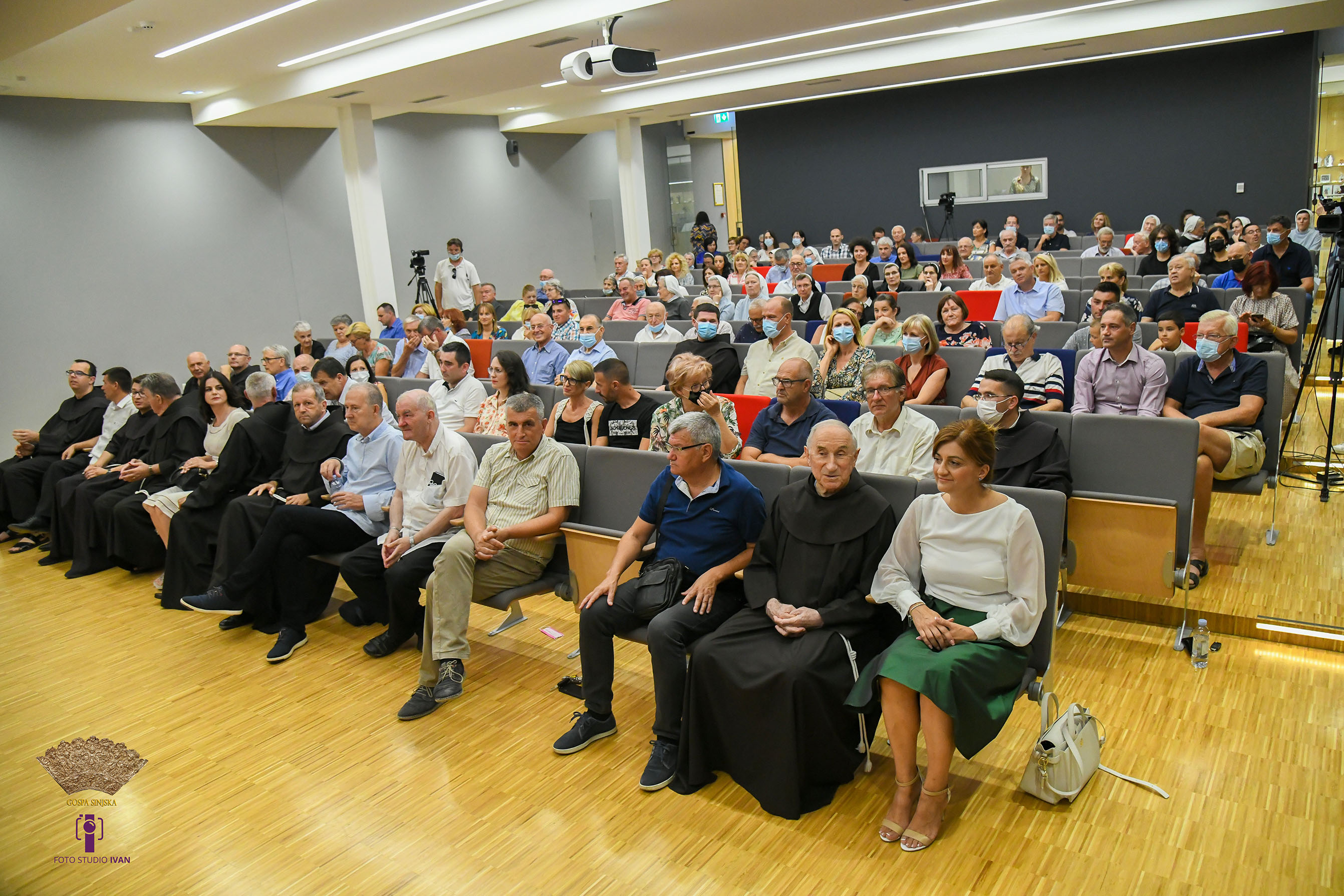 predstavljanje fotomonografije publika 3 8 2021